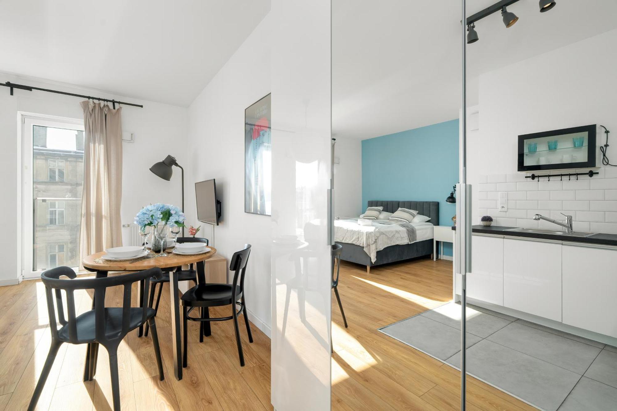 Klimatyczne I Nowoczesne Studio Very Berry W Poznaniu By Noclegi Renters Exteriör bild