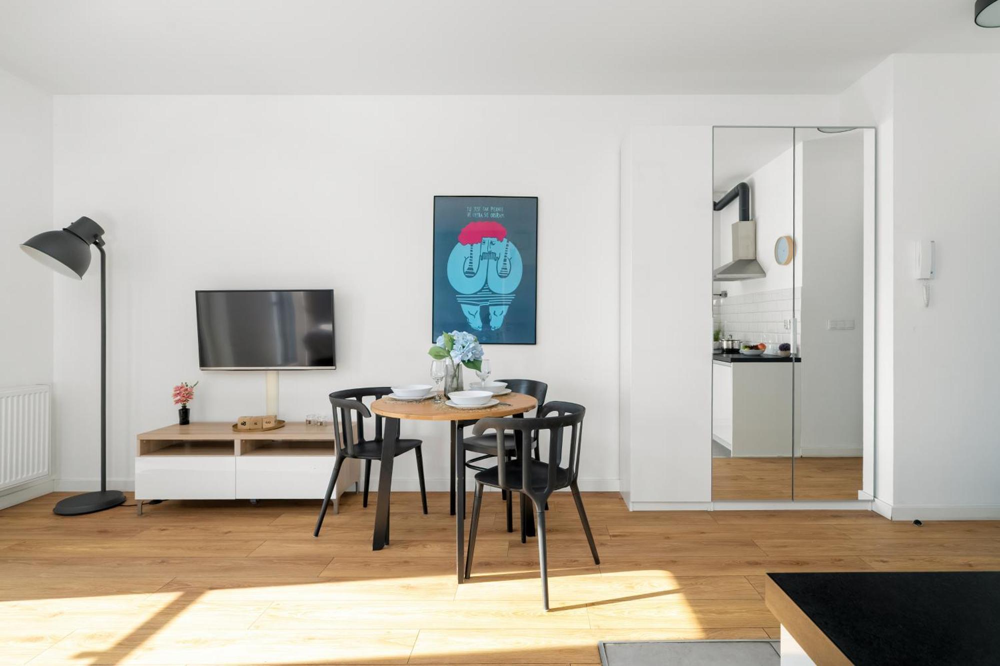 Klimatyczne I Nowoczesne Studio Very Berry W Poznaniu By Noclegi Renters Exteriör bild